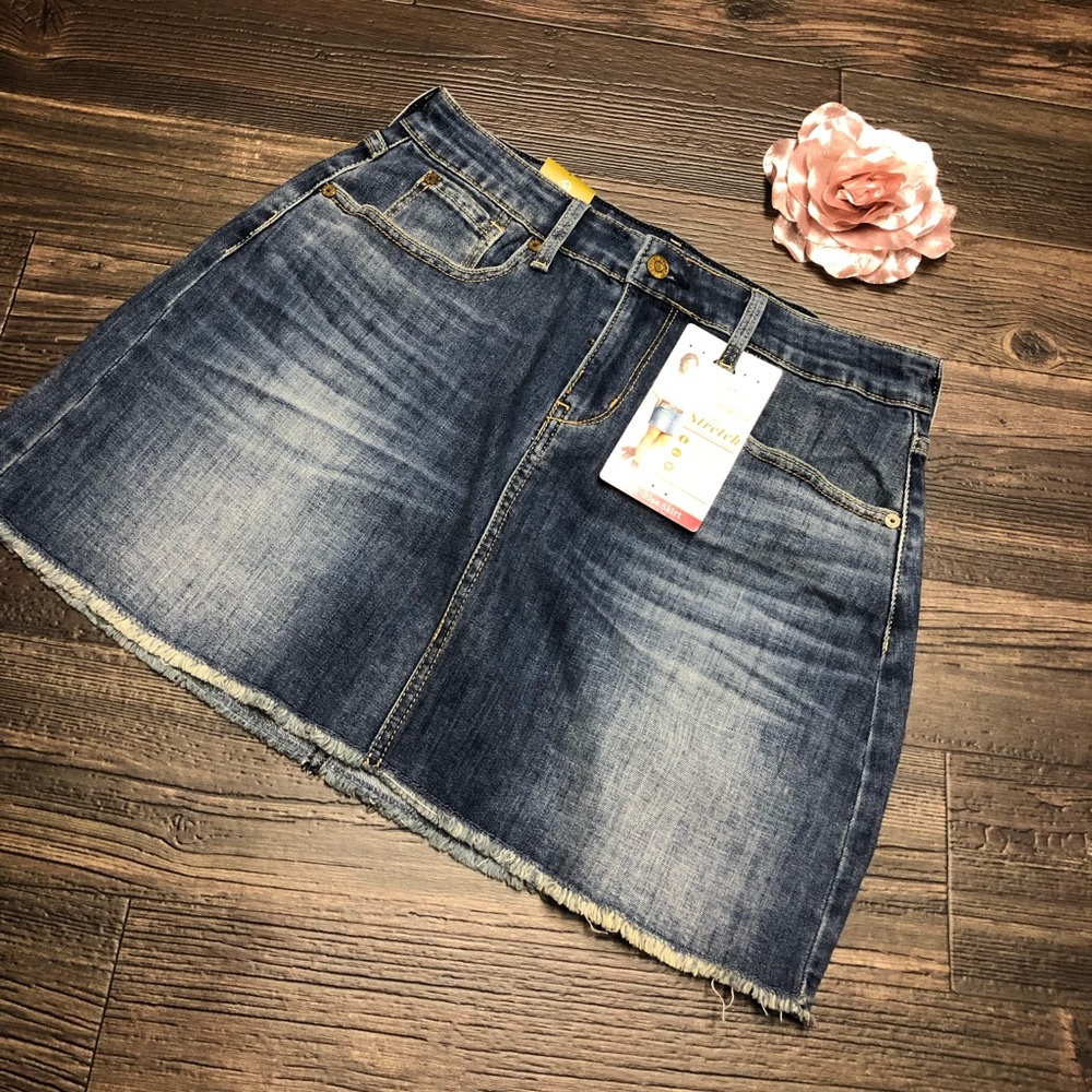 High rise skirt